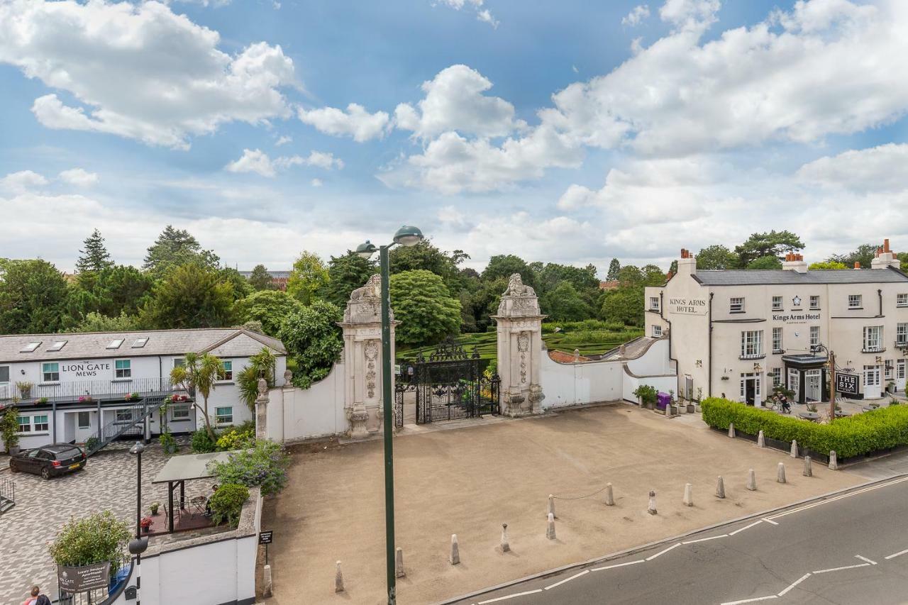 The Lion Gate Apartments Ист-Молси Экстерьер фото